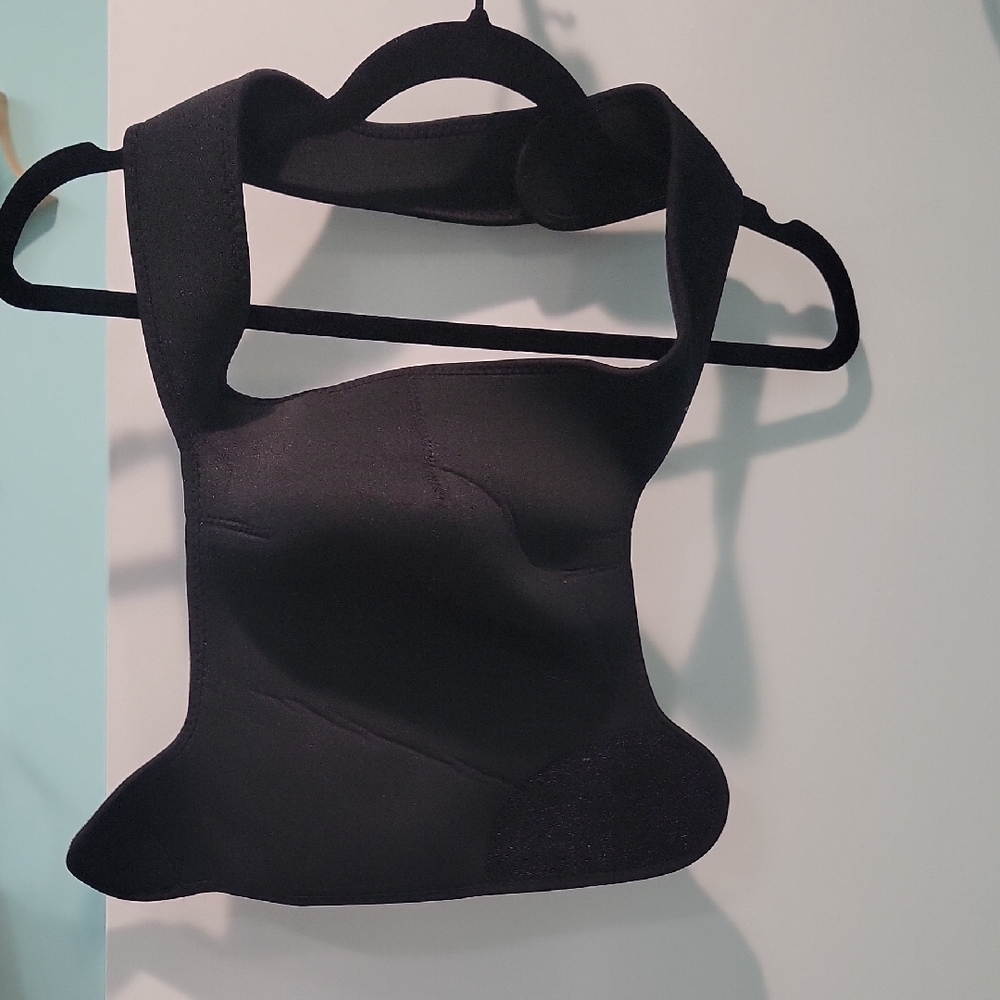 Source Unknown Black Support Vest